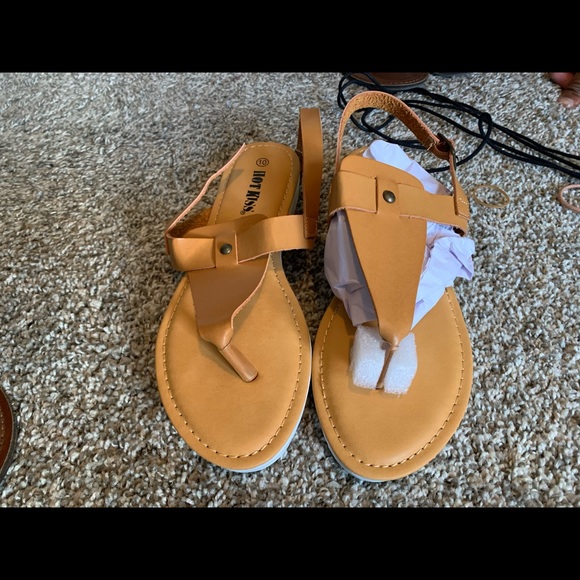 Sneakers - Picture 3 of 4